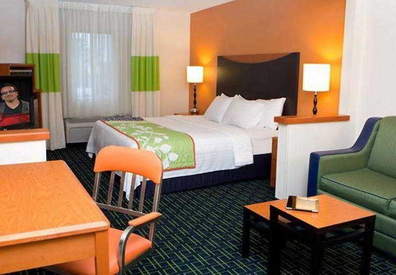 Fairfield Inn & Suites Youngstown Boardman Поланд Номер фото