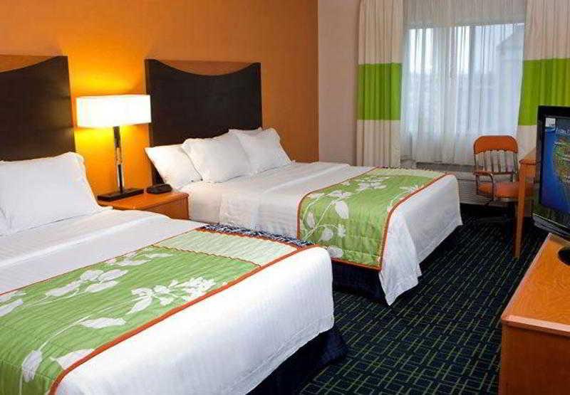 Fairfield Inn & Suites Youngstown Boardman Поланд Номер фото